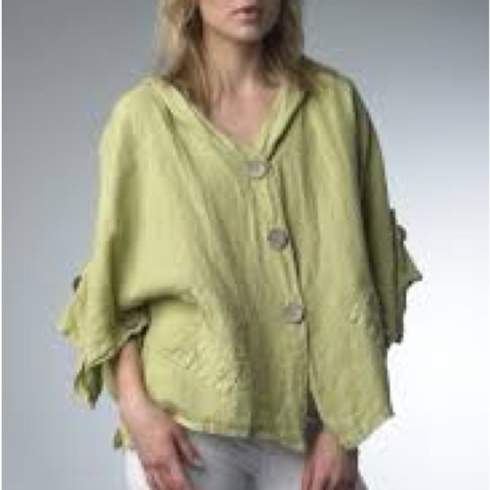 Tempo Paris White Button-Up Top - Picture 8 of 8